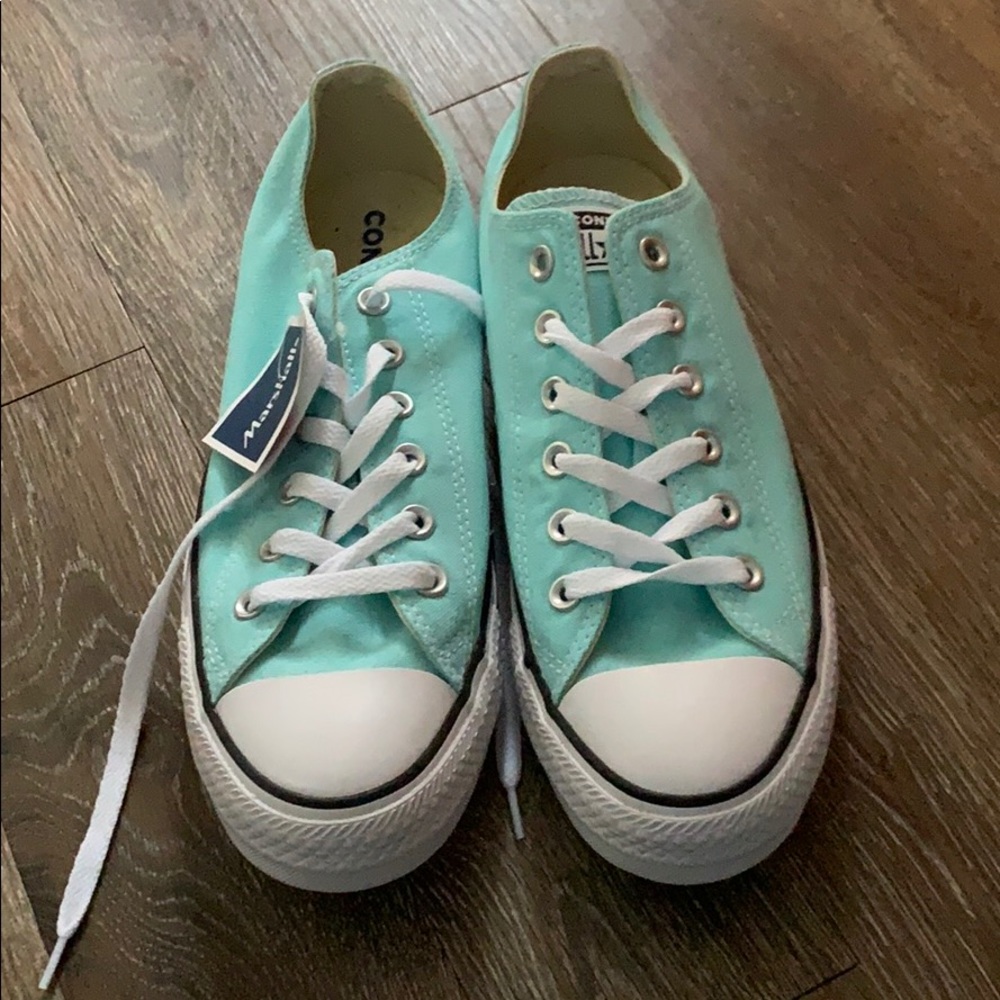 *NWT* Aqua Converse